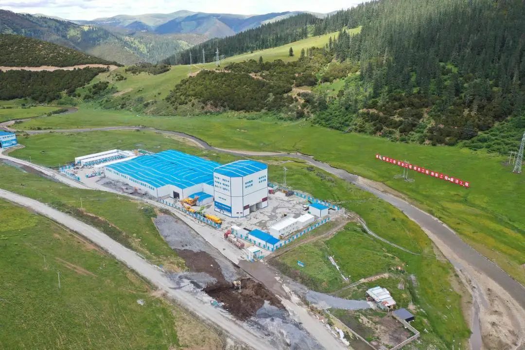 “站”立高原！徐工攪拌站助力川藏線建設！