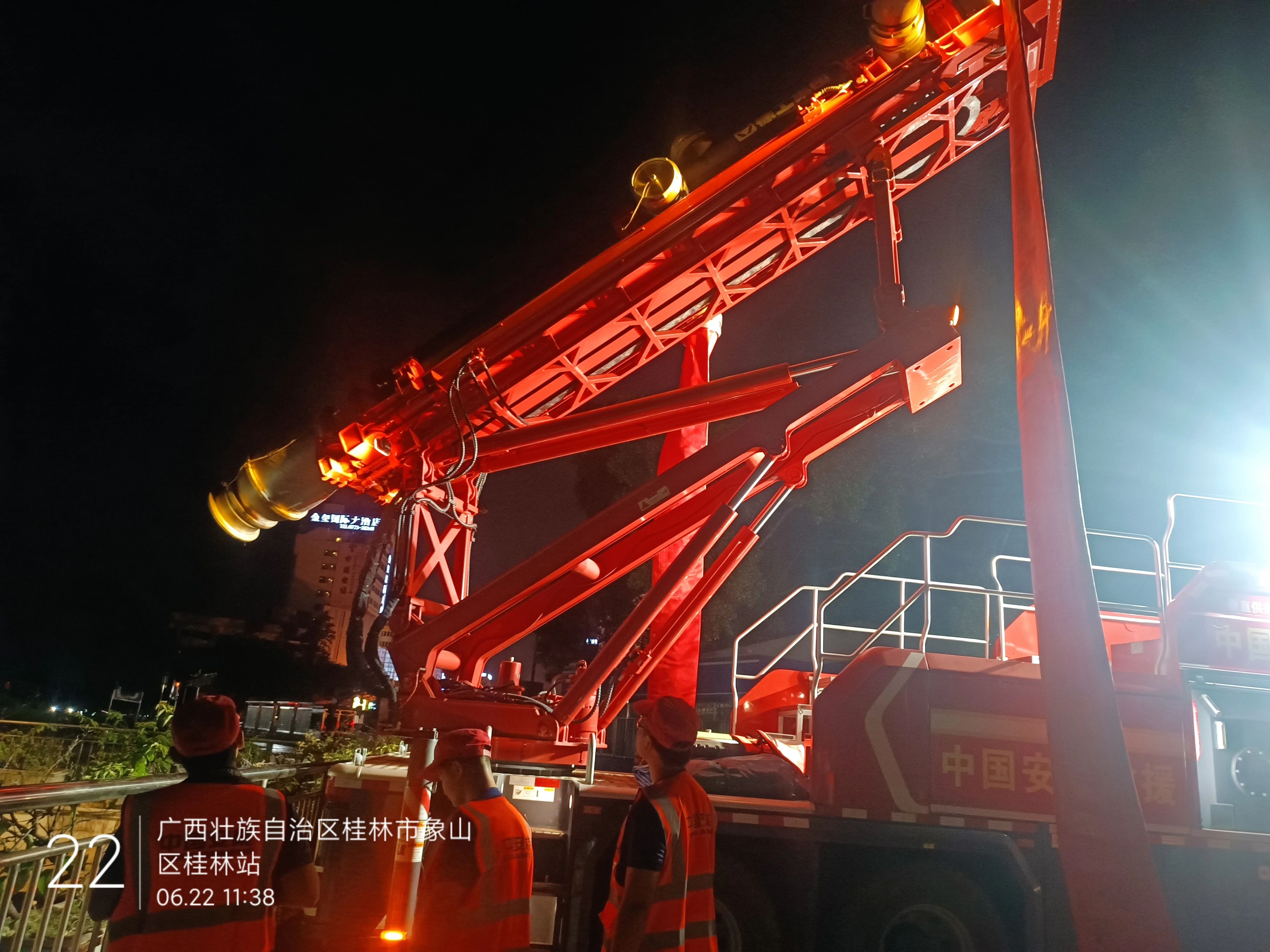 桂林洪水！徐工多臺(tái)排澇應(yīng)急裝備全力迎戰(zhàn)!