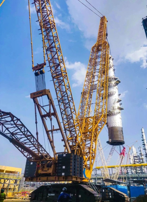 奔赴海外！徐工履帶起重機(jī)跨海助建大型石油煉化項(xiàng)目