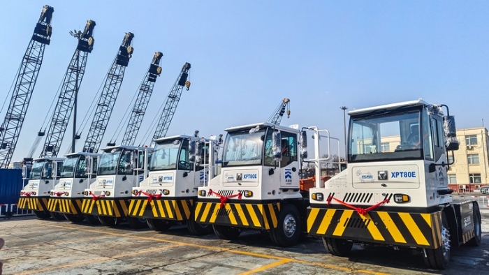 新車交付忙！徐工新能源重載牽引車以多維優(yōu)勢賦能大宗貨物智慧轉(zhuǎn)運