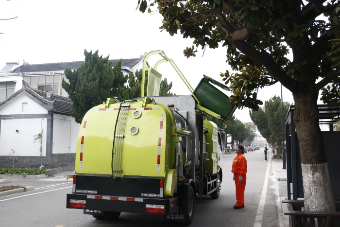 零碳收運、高效閉環(huán) | 徐工純電動餐廚垃圾車助力賈汪潘安湖綠色環(huán)衛(wèi)升級