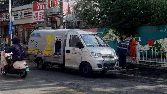 徐州這條網(wǎng)紅巷的“臉面”，竟被這臺車承包了？！